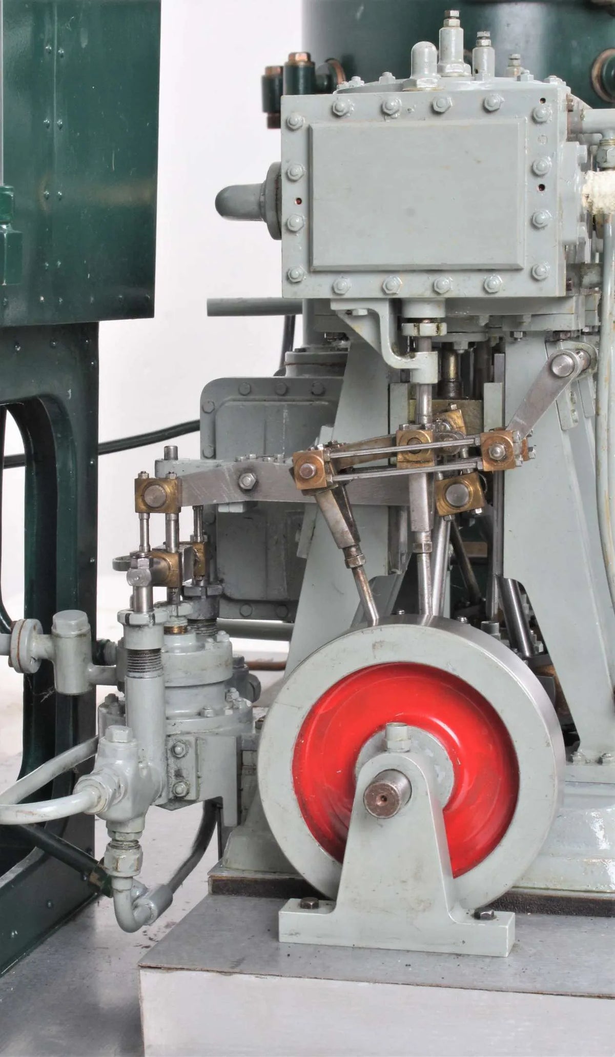 Steam plant with triple expansion engine and vertical boiler