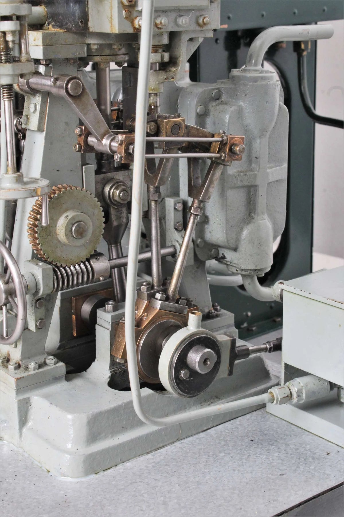 Steam plant with triple expansion engine and vertical boiler