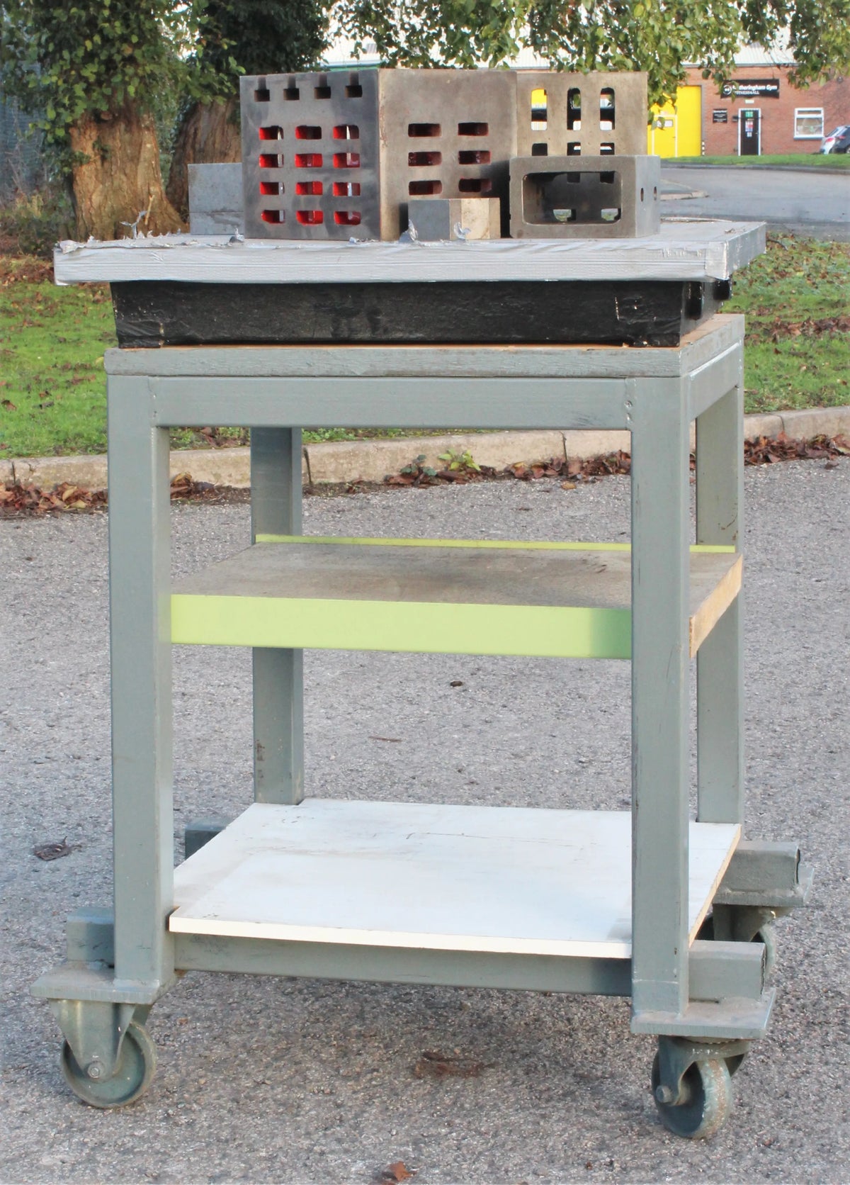 Surface table with stand