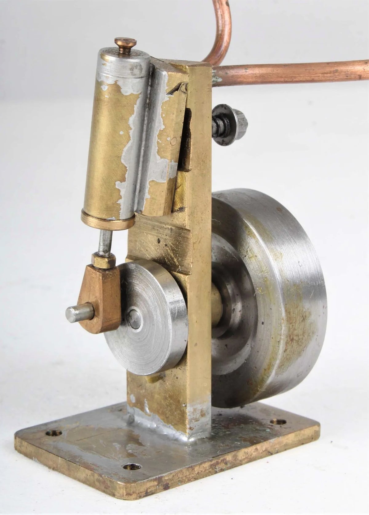 Small oscillating engine
