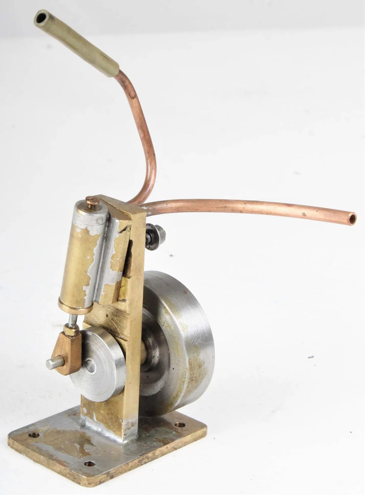 Small oscillating engine