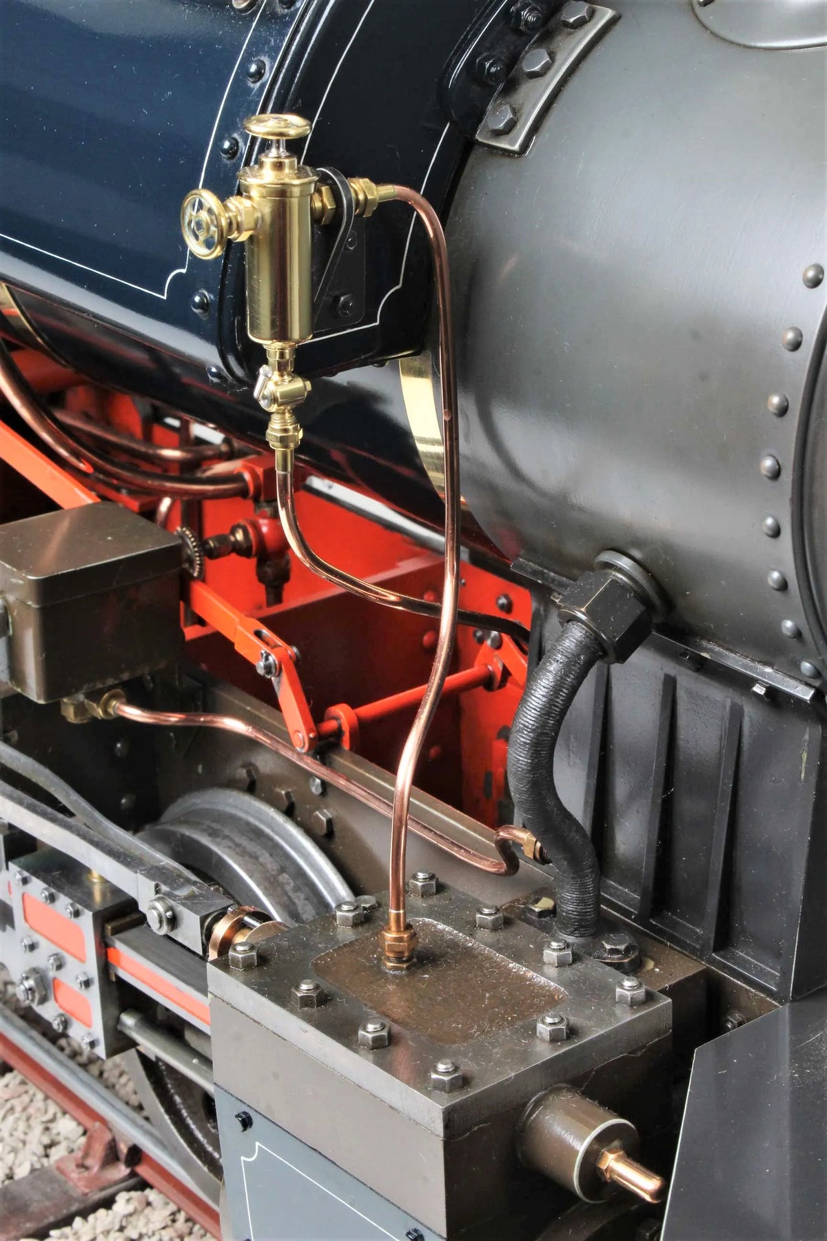 5 inch gauge "Sweet Pea" 0-4-2ST with tender