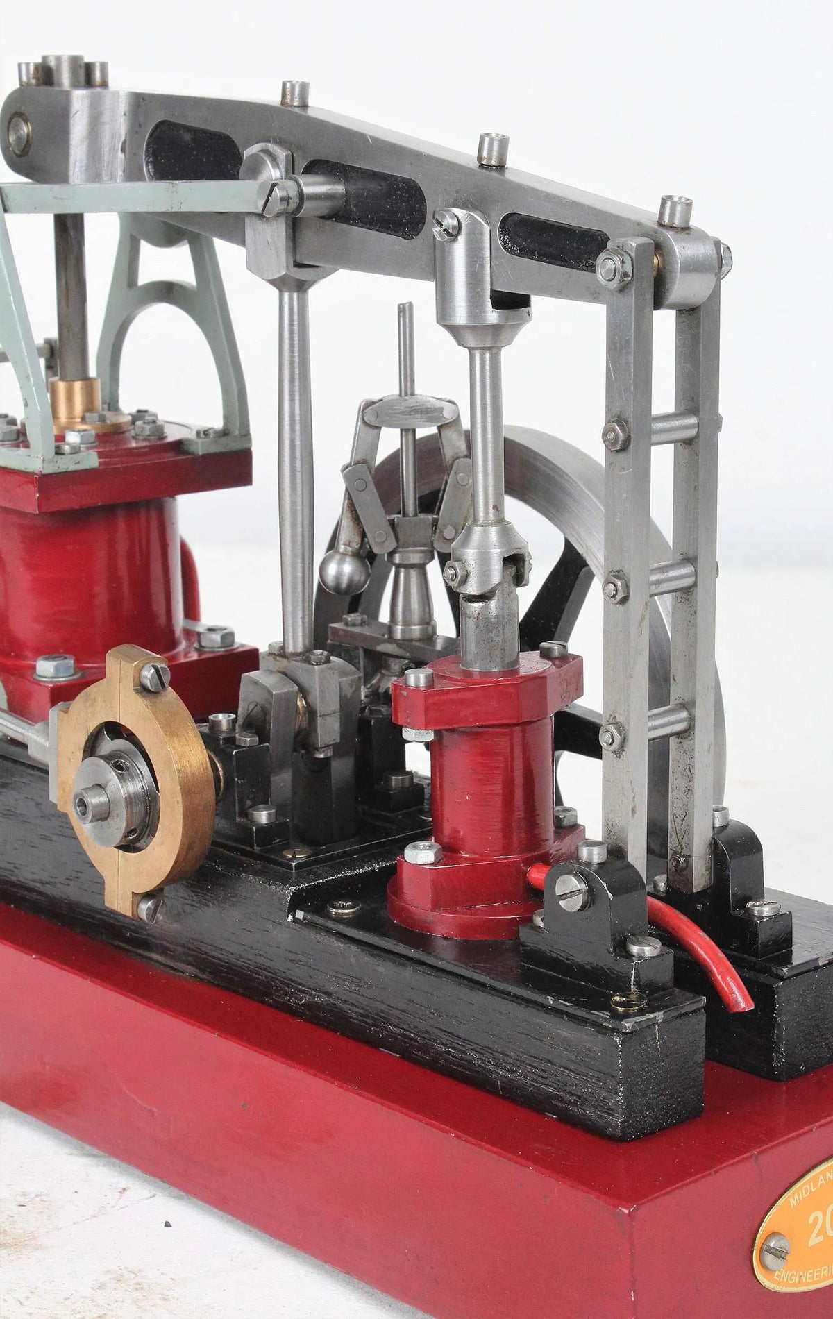 Small half beam engine