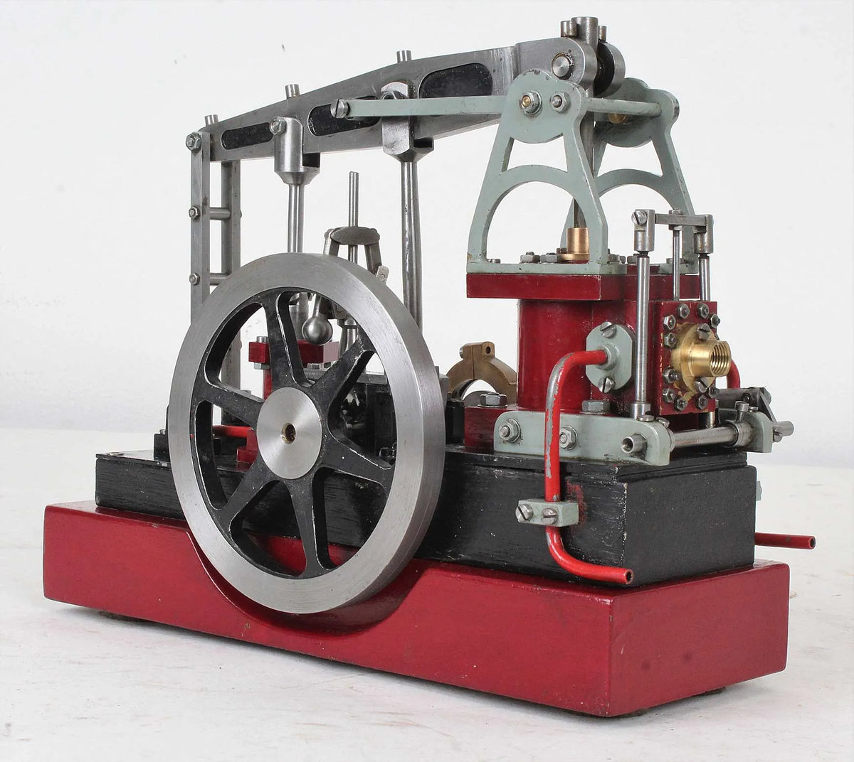 Small half beam engine