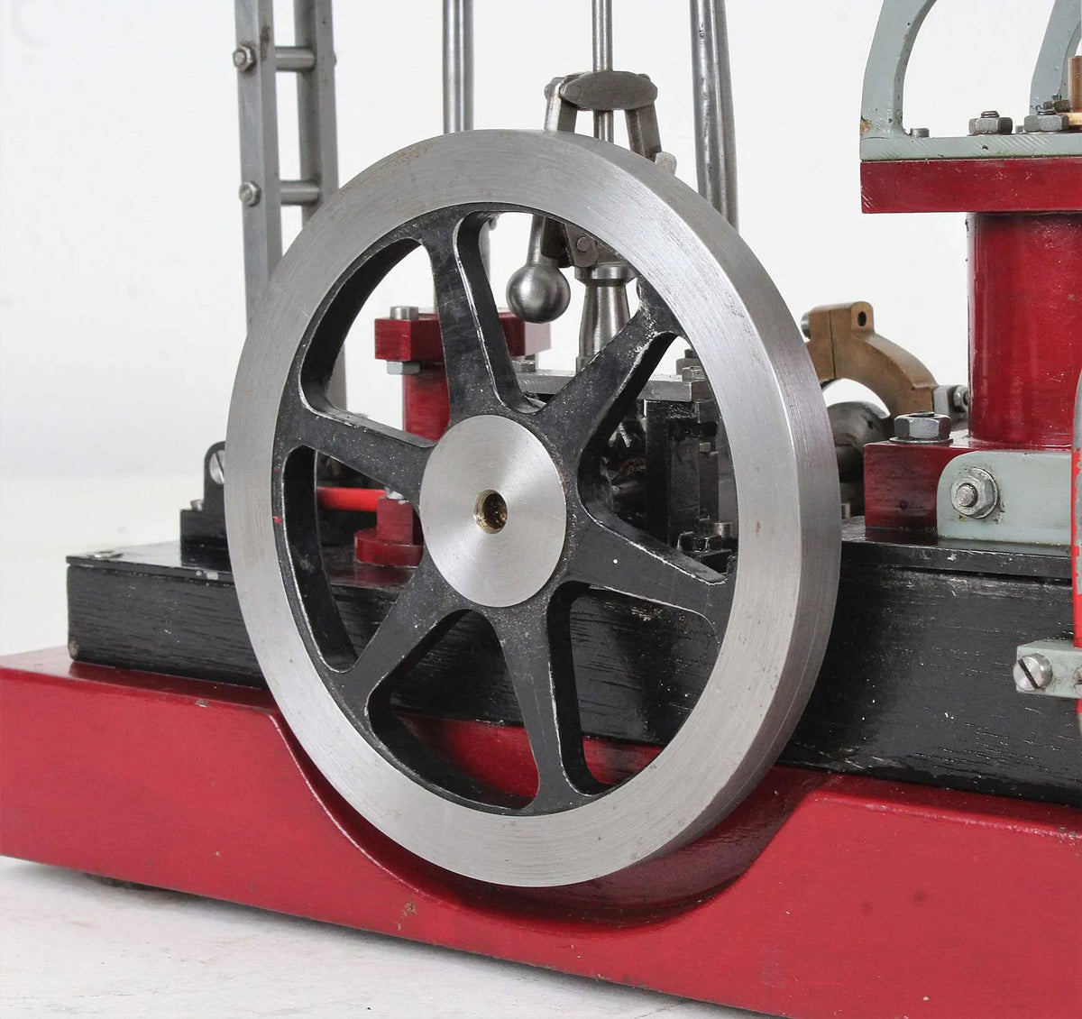 Small half beam engine