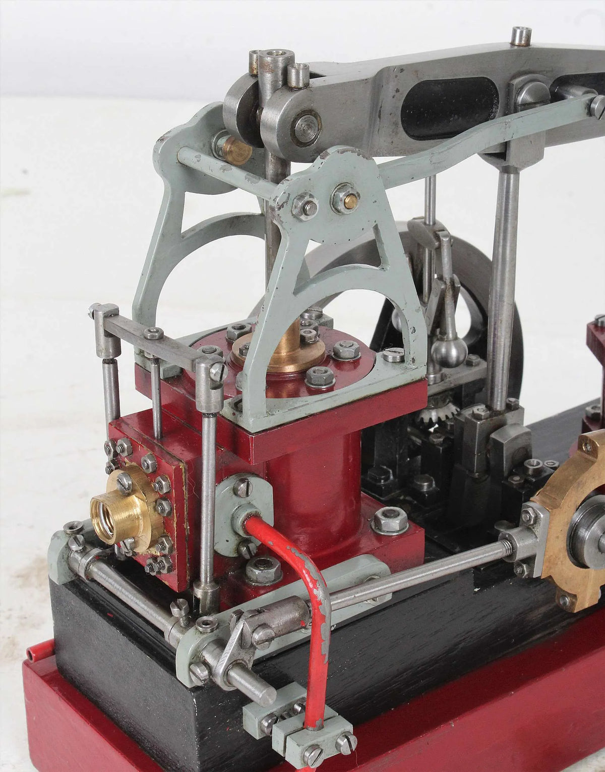 Small half beam engine