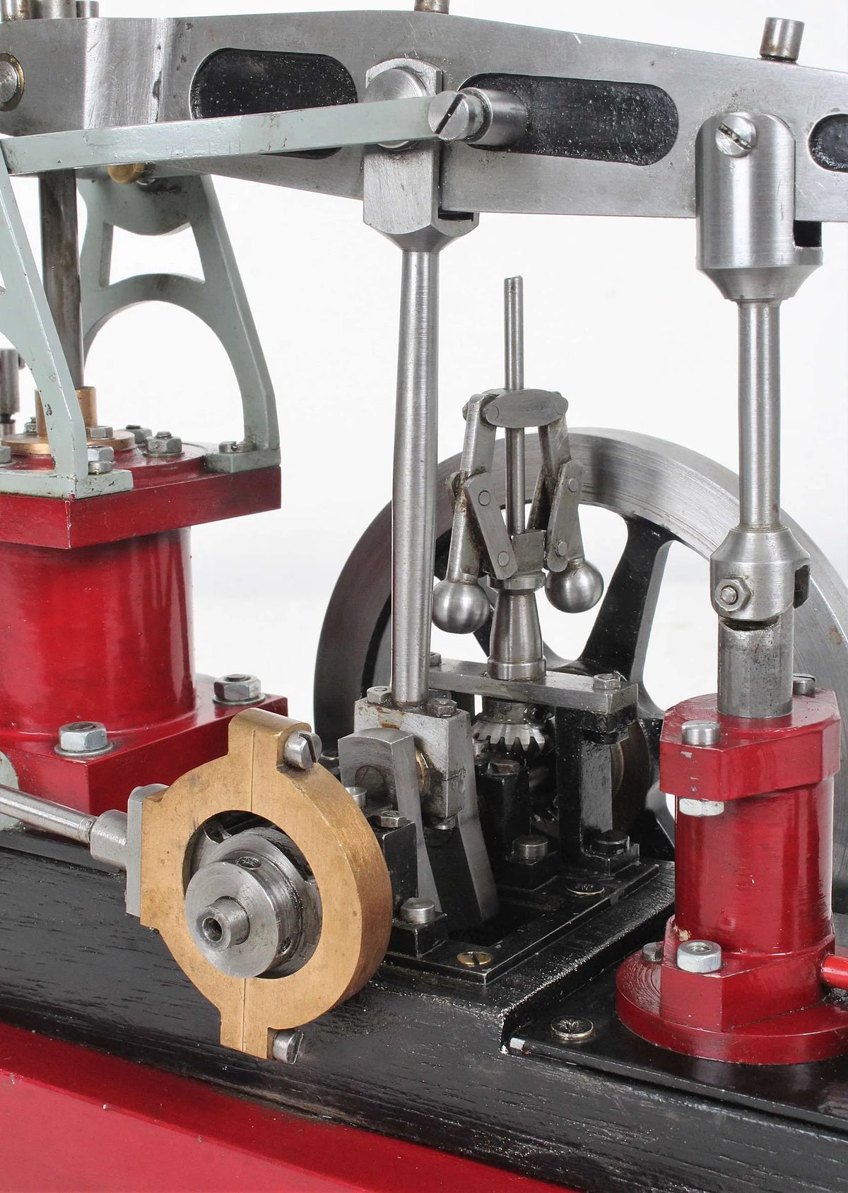 Small half beam engine