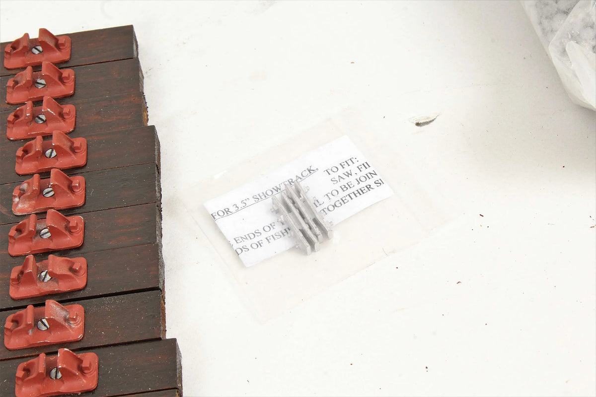 3 1/2 inch gauge display track kit