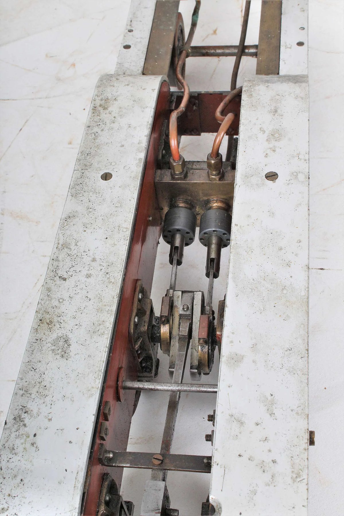 2 1/2 inch gauge V2 Green Arrow chassis/tender