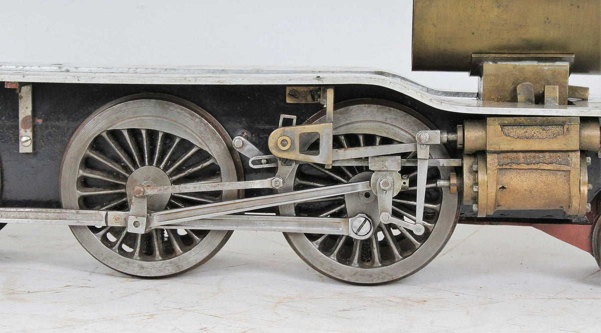 2 1/2 inch gauge V2 Green Arrow chassis/tender