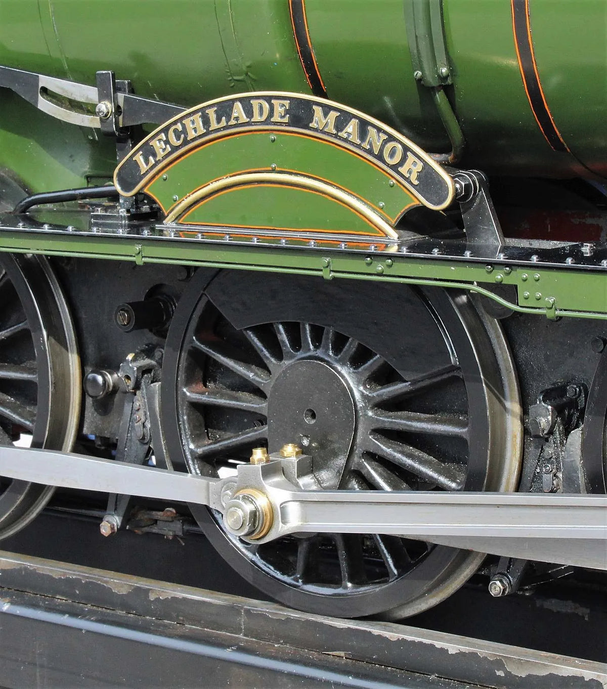 5 inch gauge GWR 4-6-0 No.7825 "Lechlade Manor"