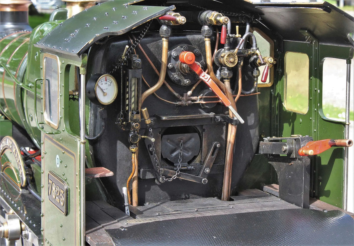 5 inch gauge GWR 4-6-0 No.7825 "Lechlade Manor"