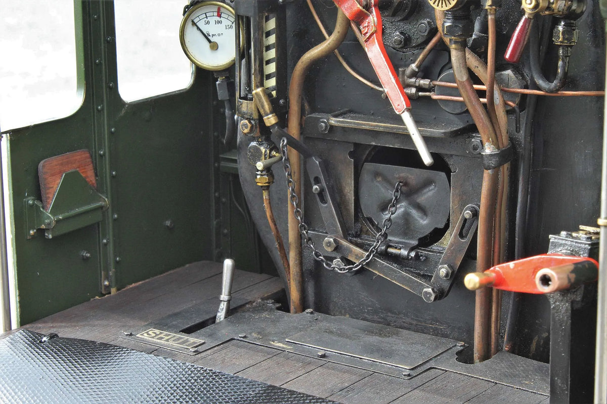 5 inch gauge GWR 4-6-0 No.7825 "Lechlade Manor"