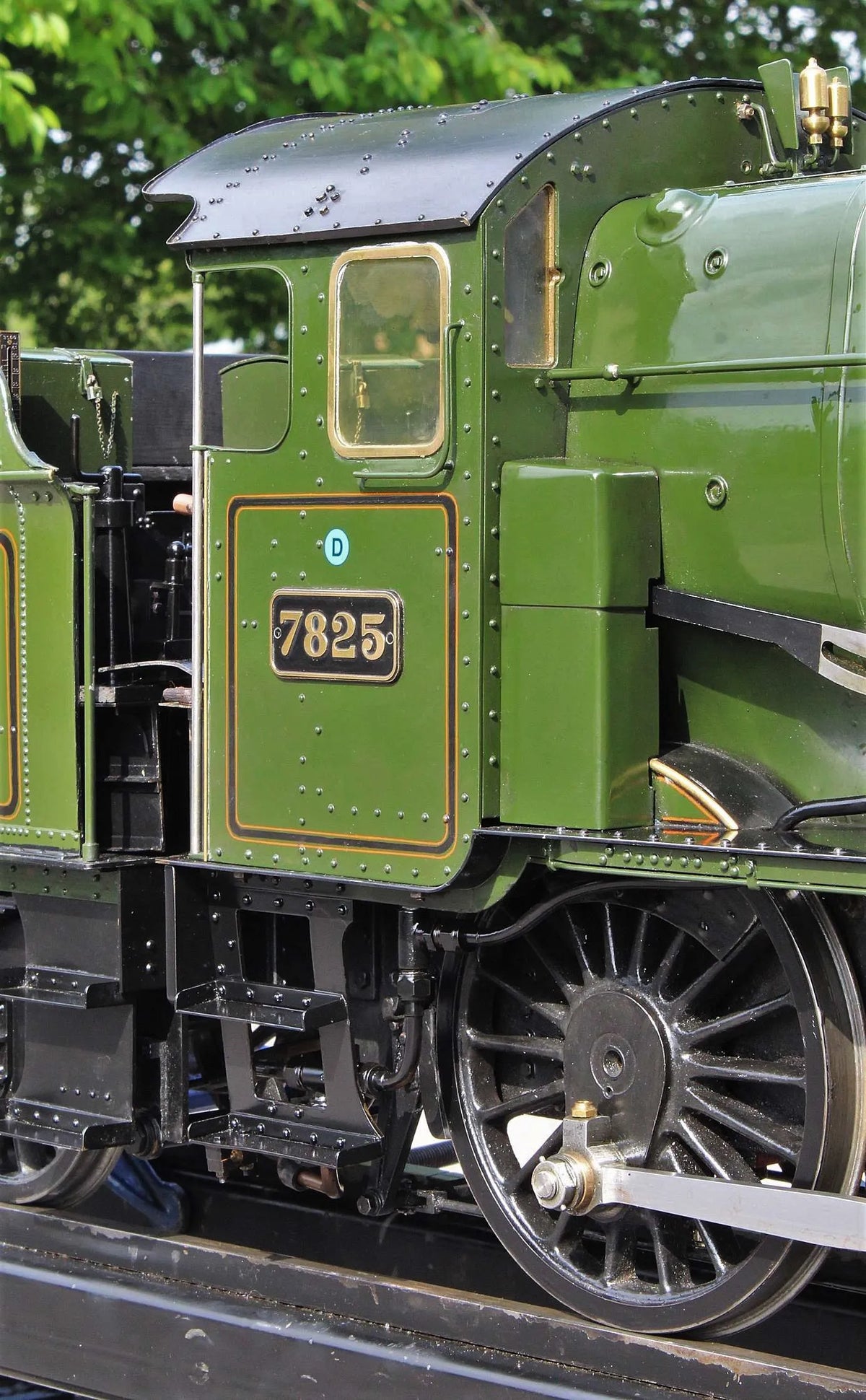 5 inch gauge GWR 4-6-0 No.7825 "Lechlade Manor"