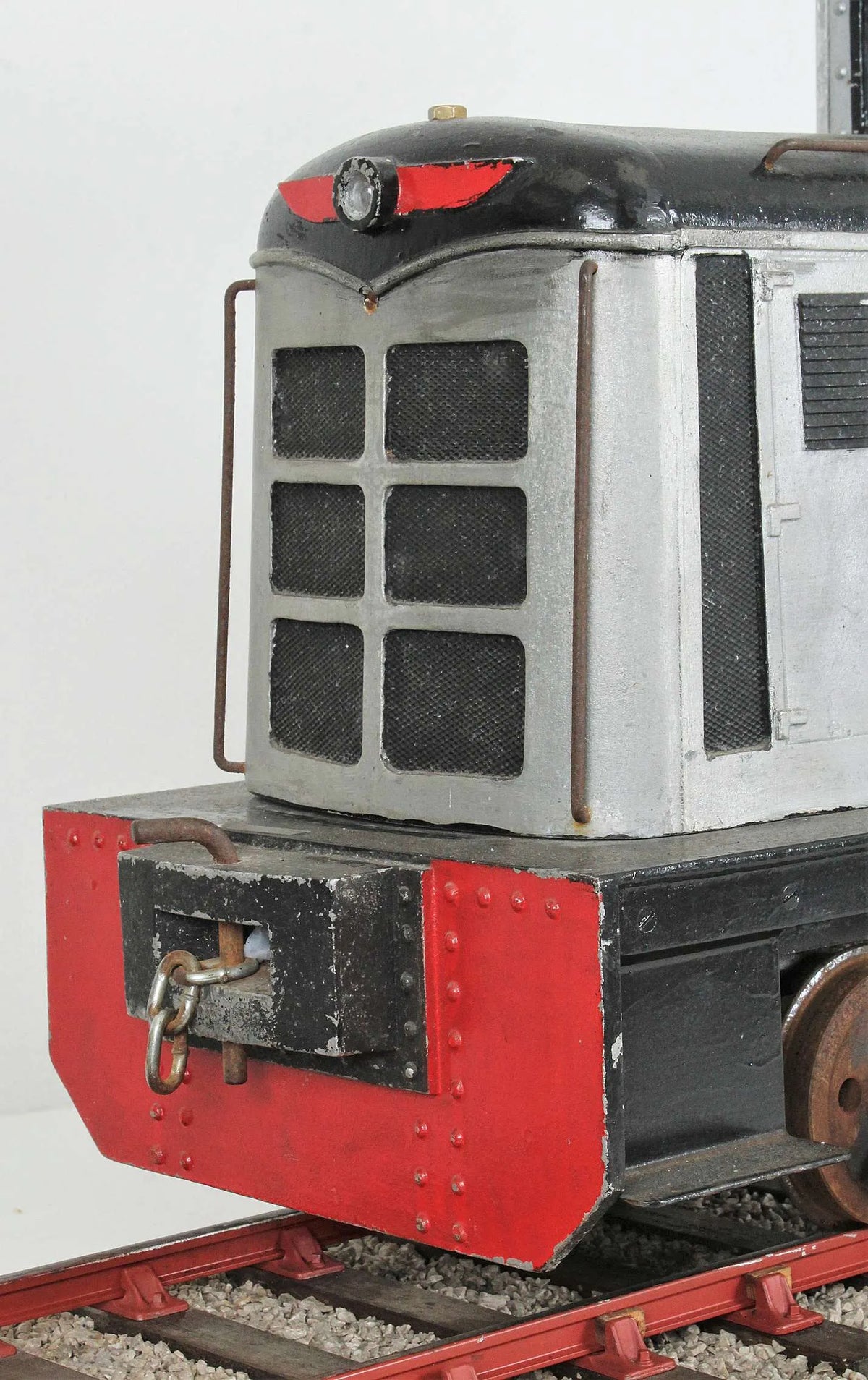 5 inch gauge Maxitrak "Simplicity II" 0-4-0 battery electric