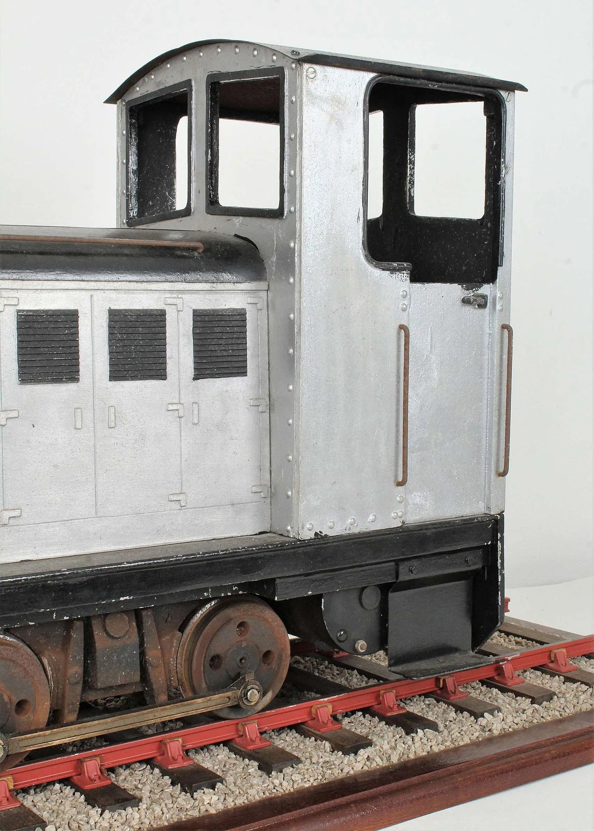 5 inch gauge Maxitrak "Simplicity II" 0-4-0 battery electric