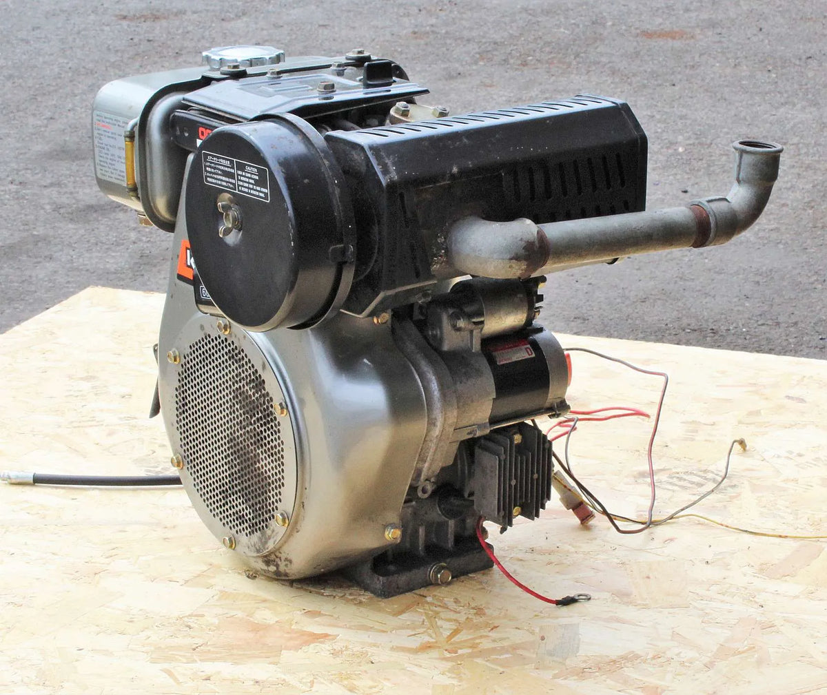 Single cylinder diesel engine
