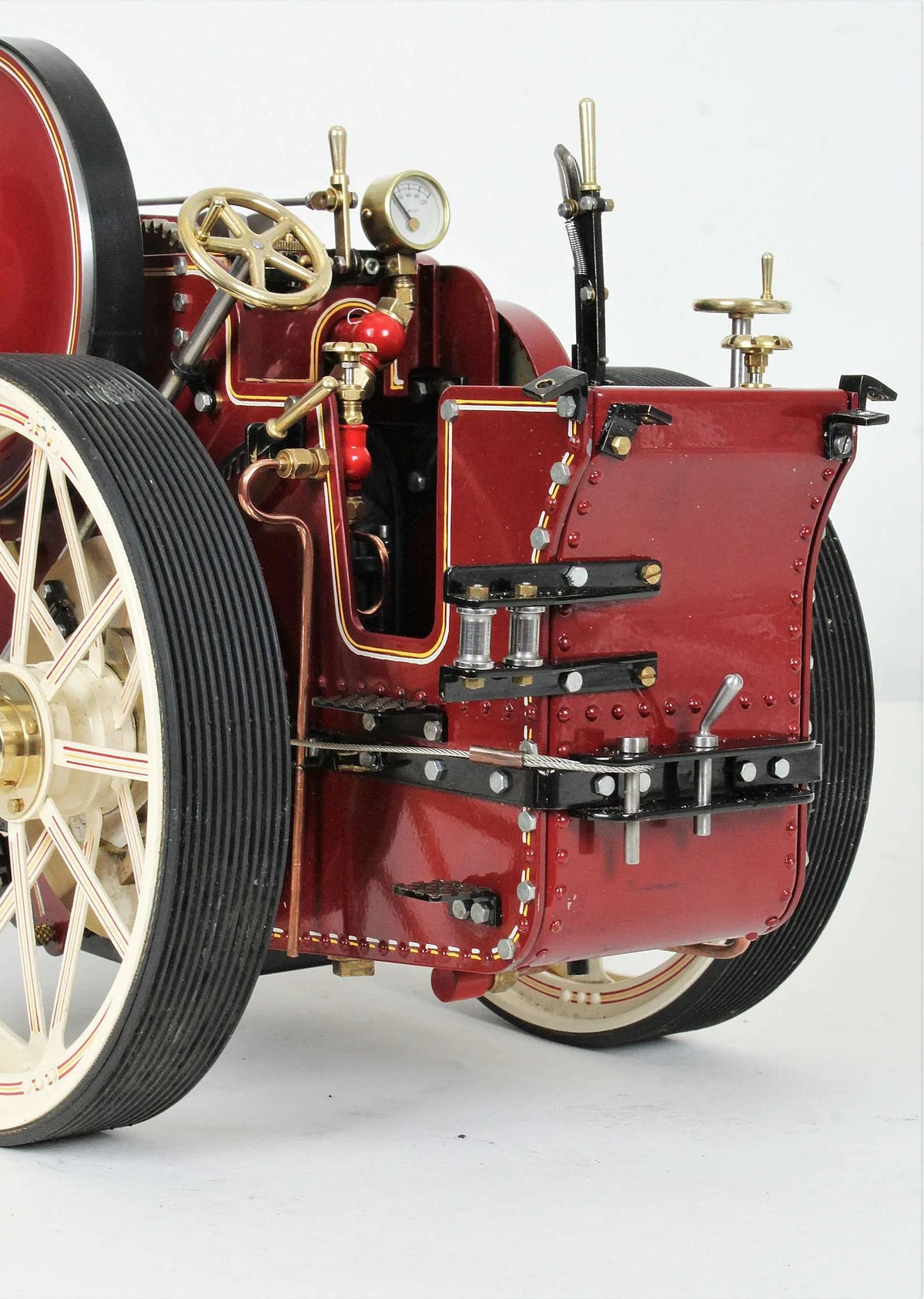 Maxwell Hemmens Showmans tractor with organ