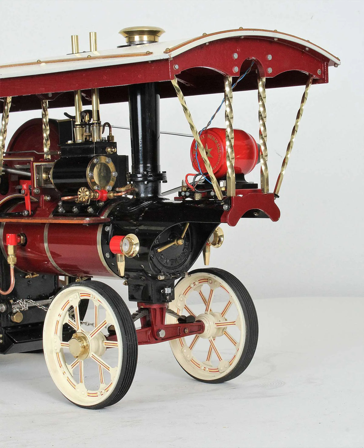 Maxwell Hemmens Showmans tractor with organ