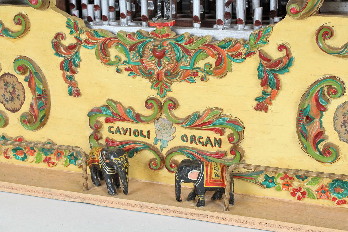 Maxwell Hemmens Showmans tractor with organ