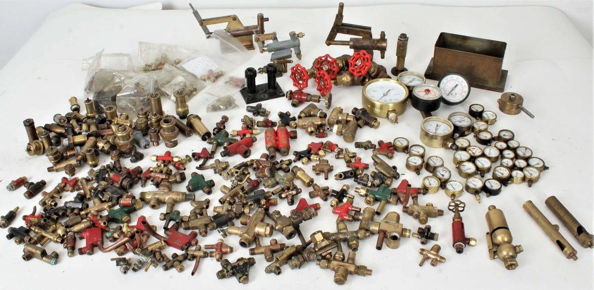 Box of fittings, injectors, gauges, hand pumps