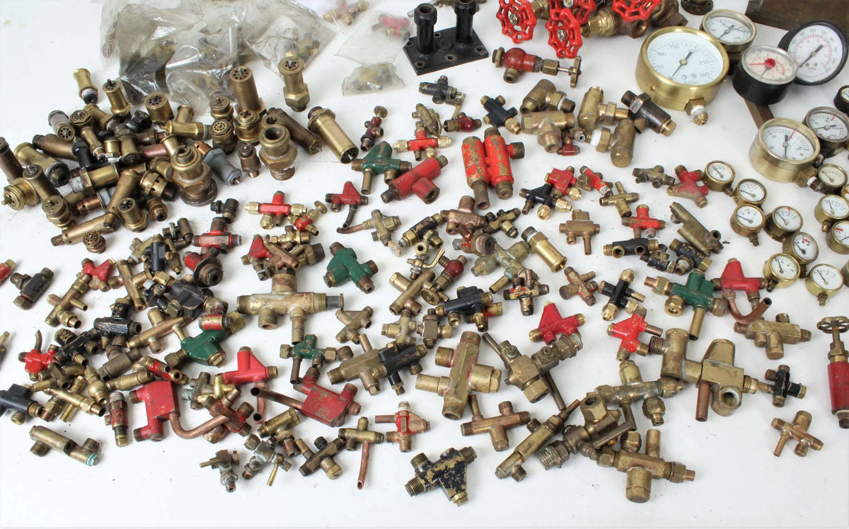 Box of fittings, injectors, gauges, hand pumps