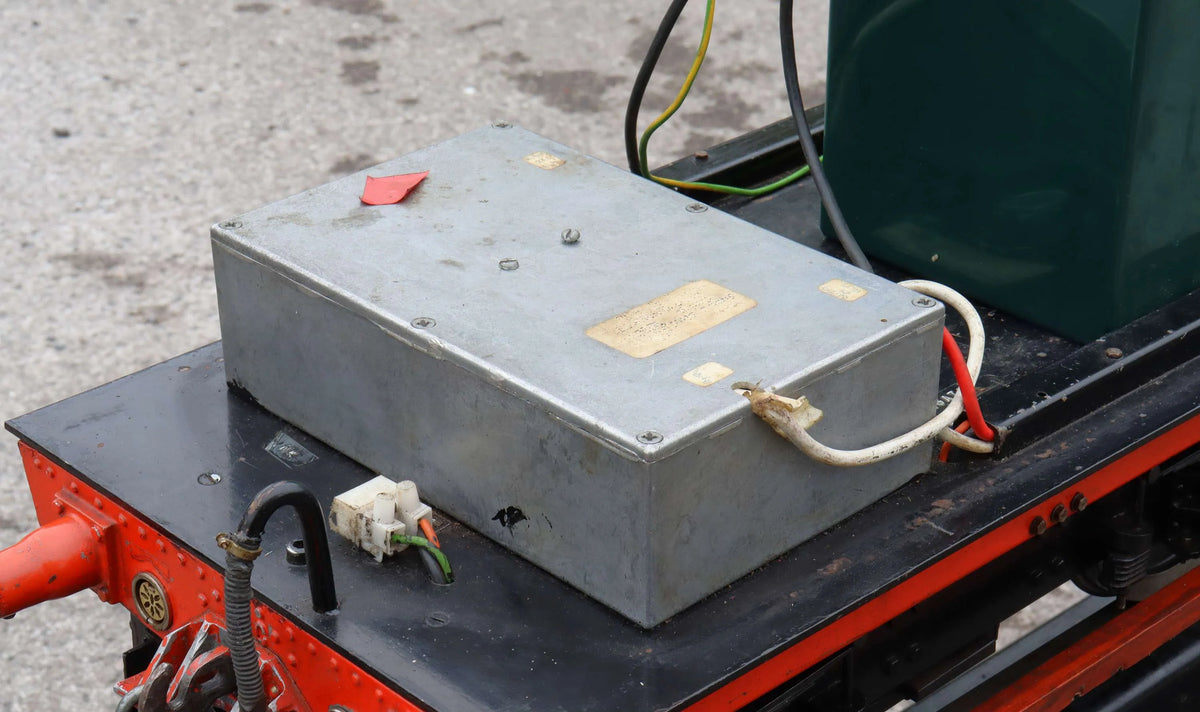 5 inch gauge London Transport Metropolitan battery-electric