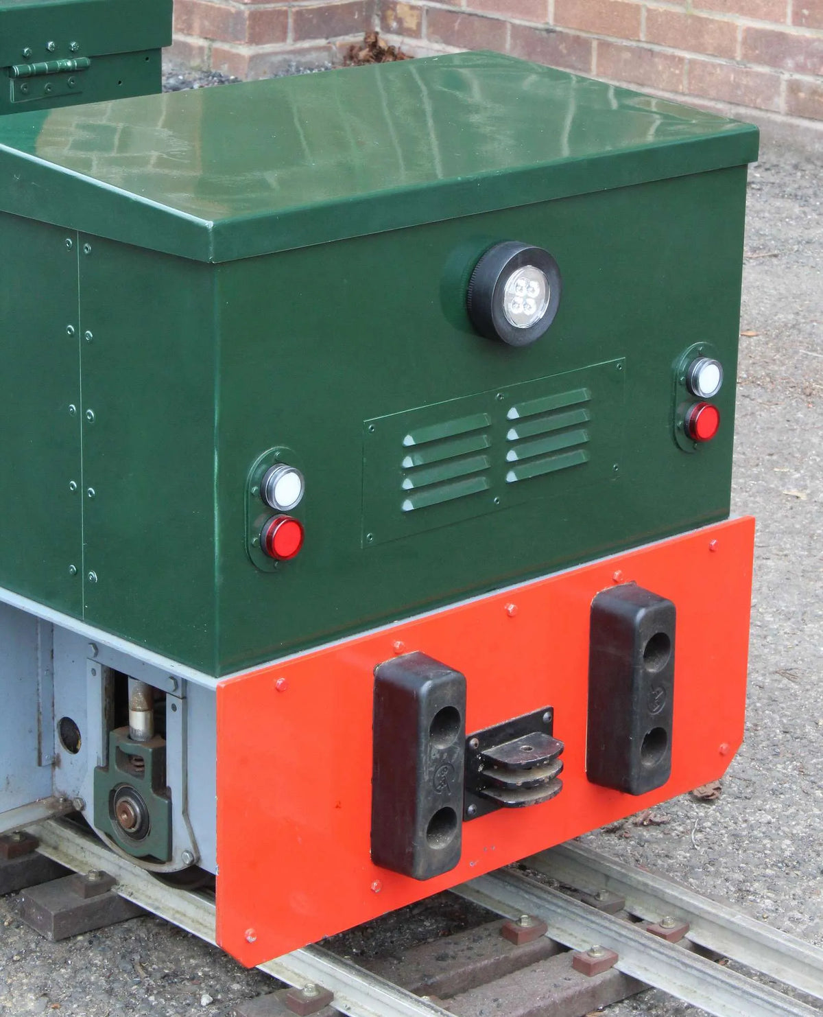 7 1/4 inch narrow gauge battery-electric