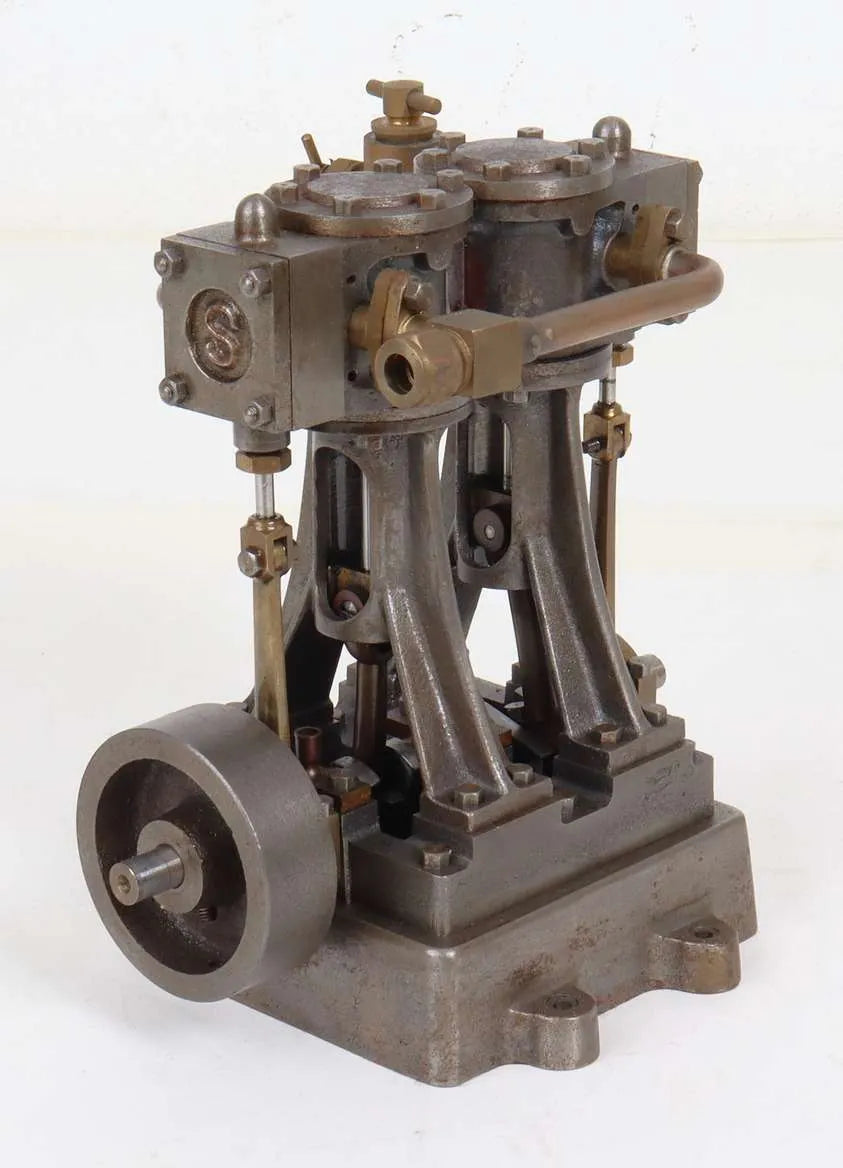 Stuart Double Ten engine with displacement lubricator