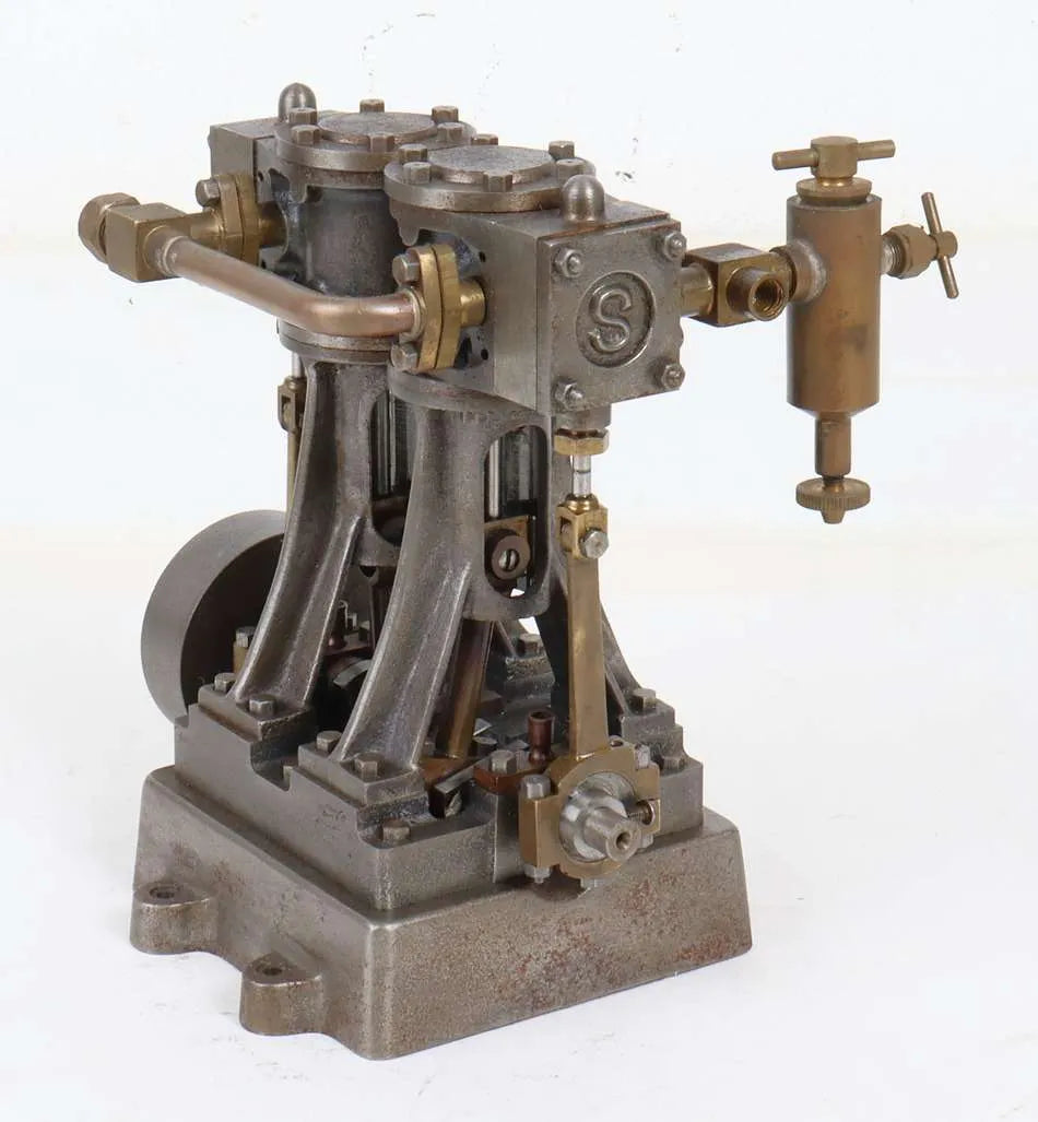 Stuart Double Ten engine with displacement lubricator
