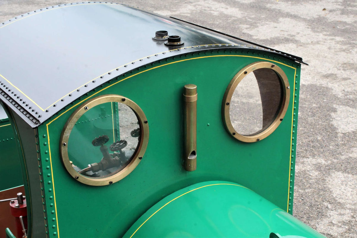 10 1/4 inch gauge "Sweet Pea" 0-4-0ST with tender