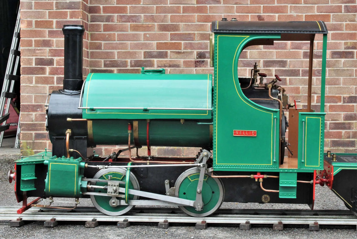 10 1/4 inch gauge "Sweet Pea" 0-4-0ST with tender