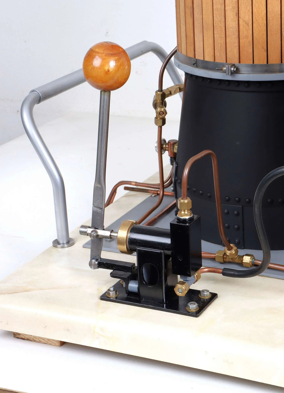 Vertical boiler with injector test rig