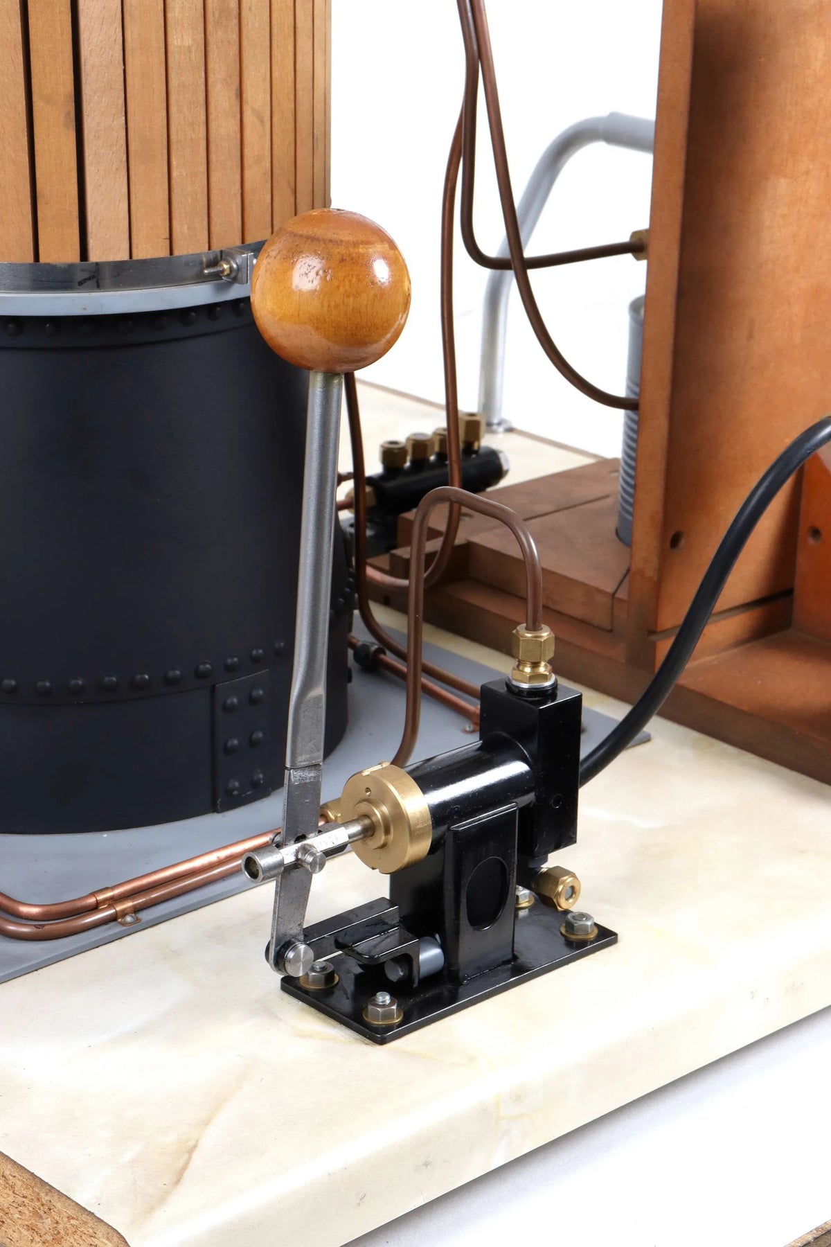 Vertical boiler with injector test rig