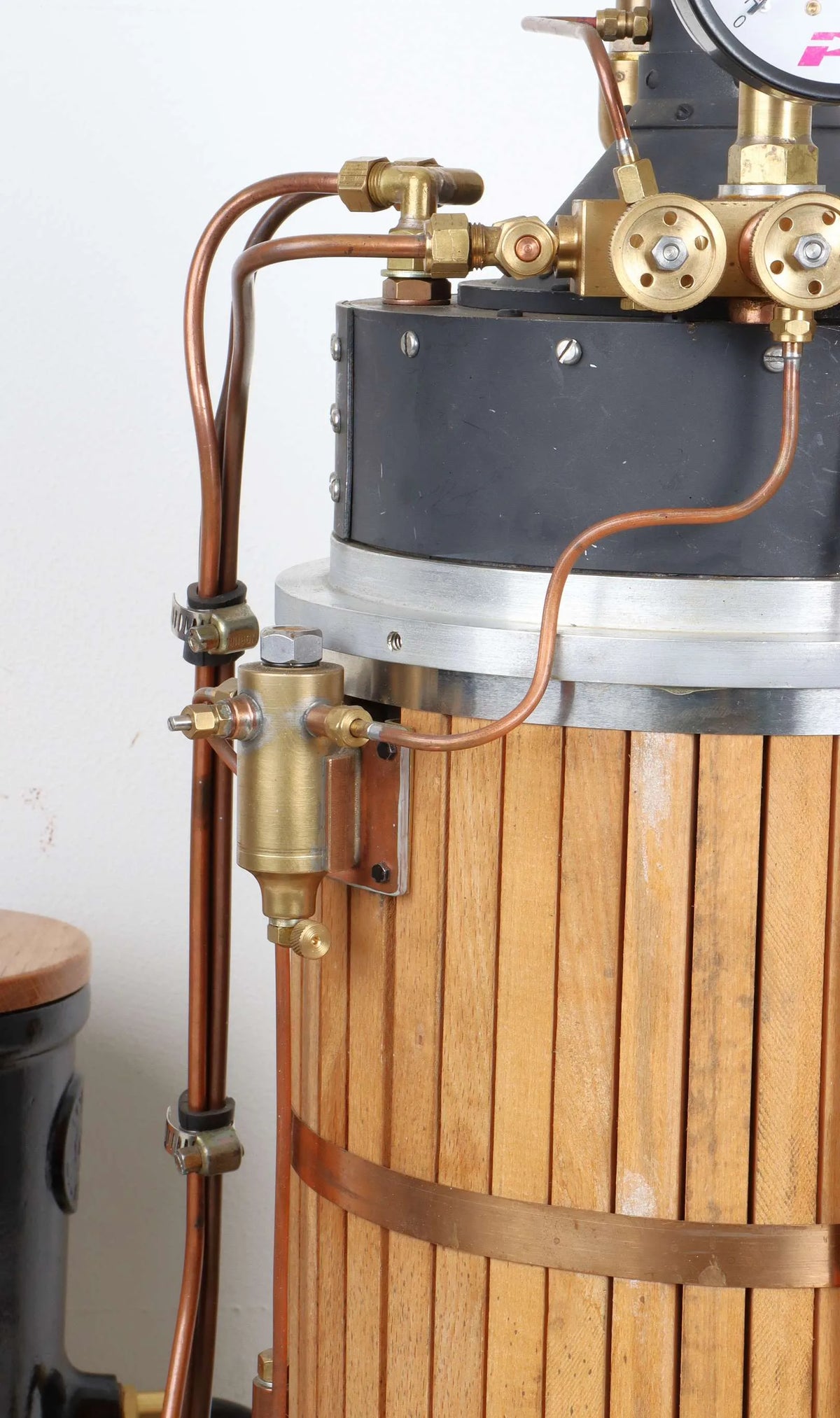 Vertical boiler with injector test rig