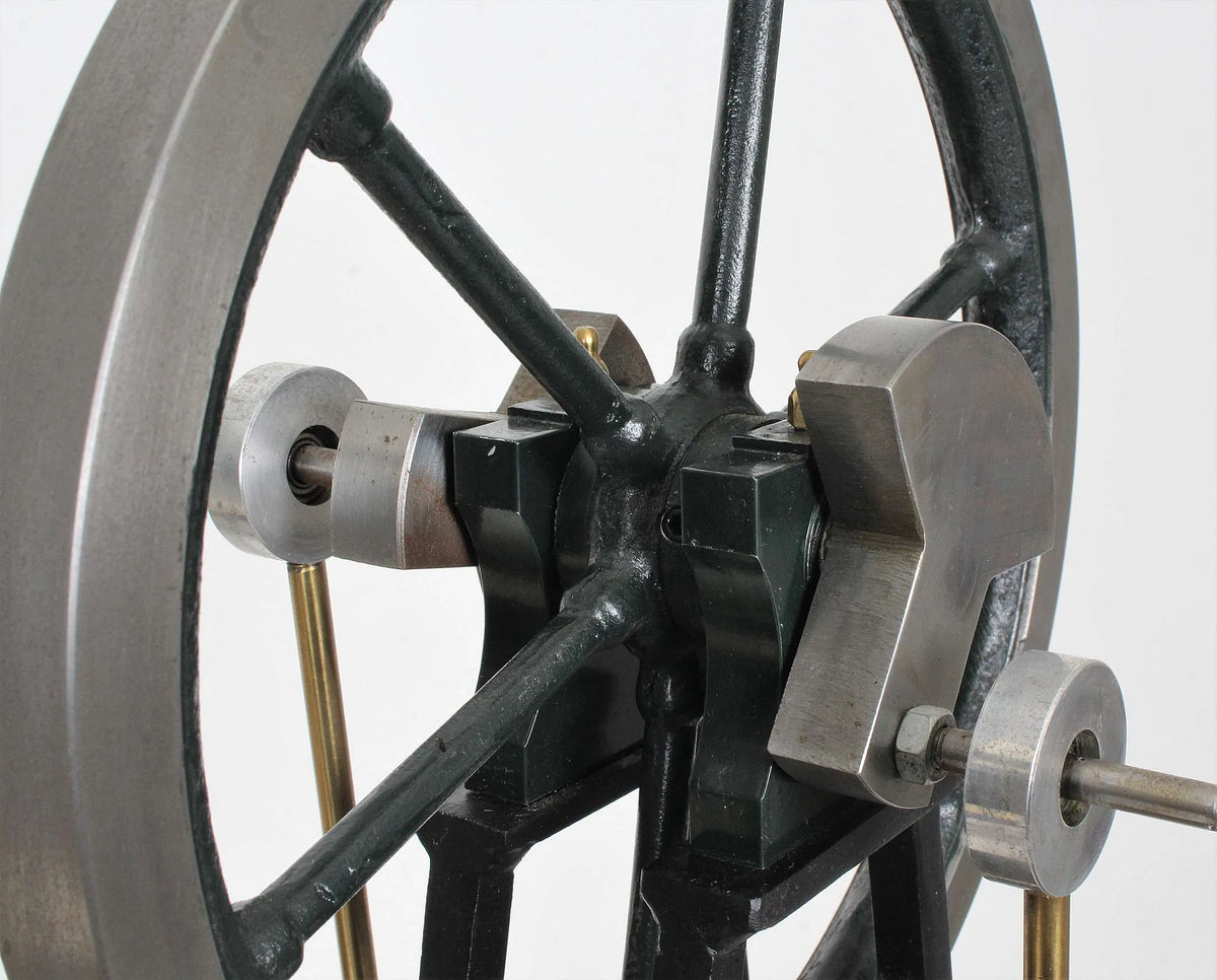 Large vertical hot air engine