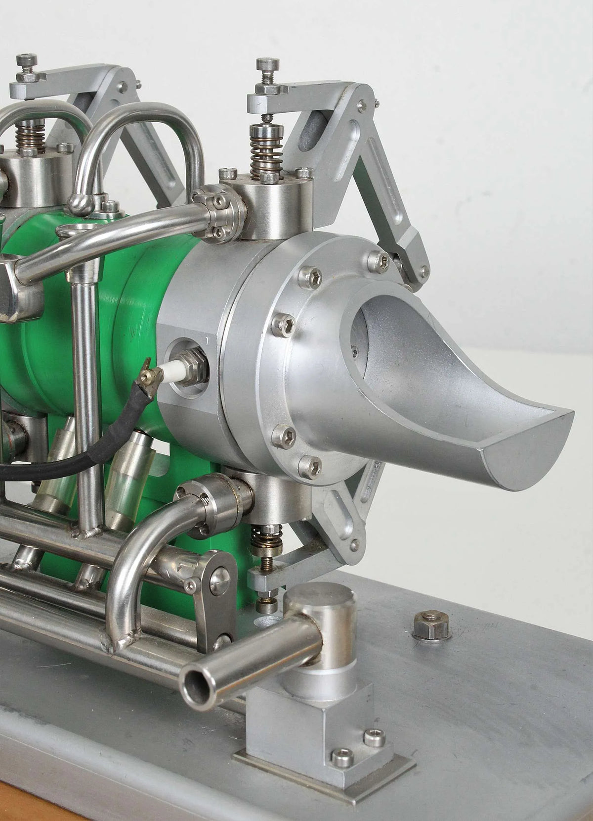 Snow double-acting tandem IC engine