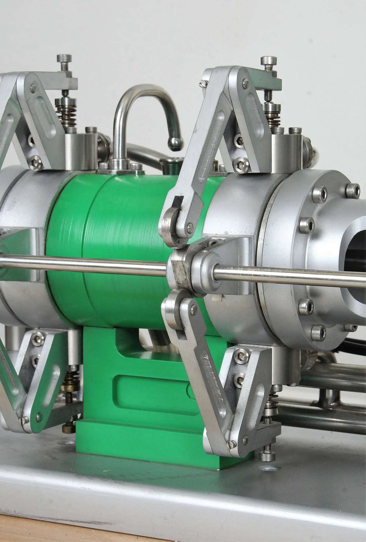 Snow double-acting tandem IC engine