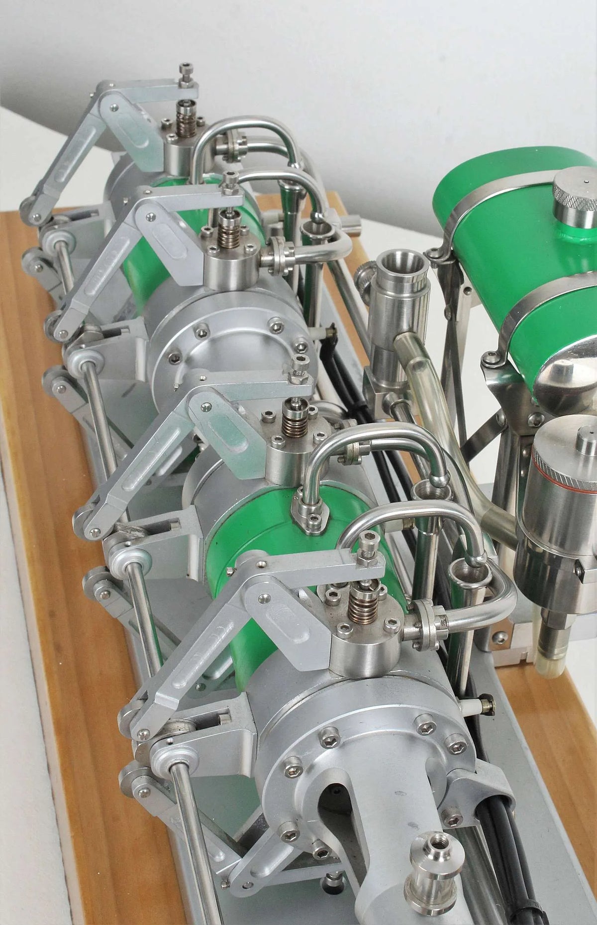 Snow double-acting tandem IC engine