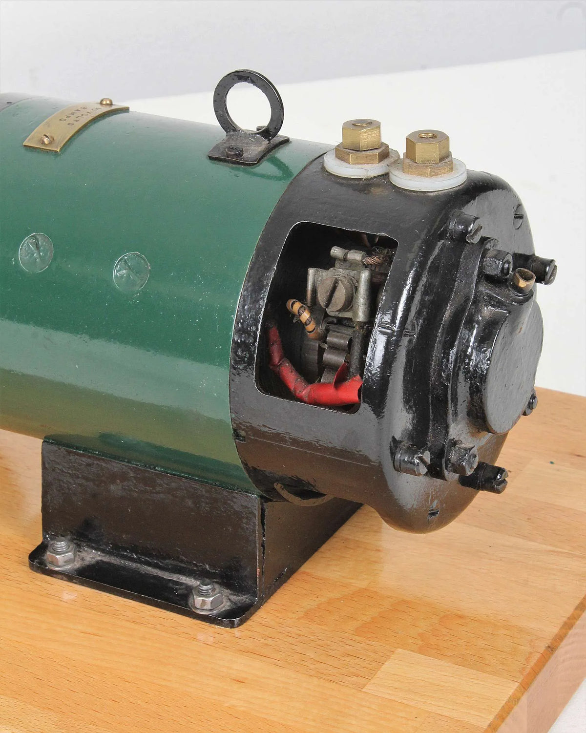 Single cylinder steam generating set