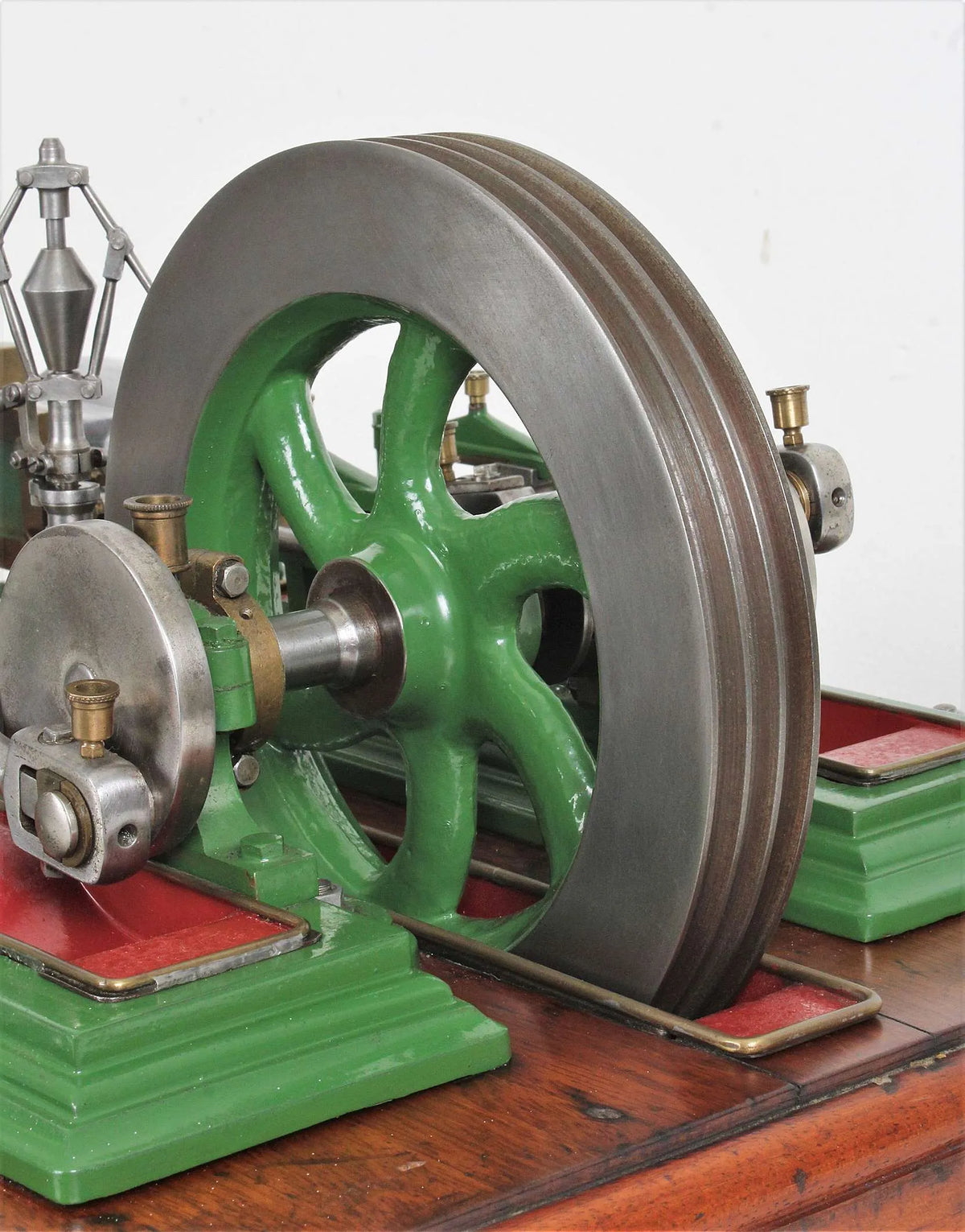 Twin cylinder mill engine
