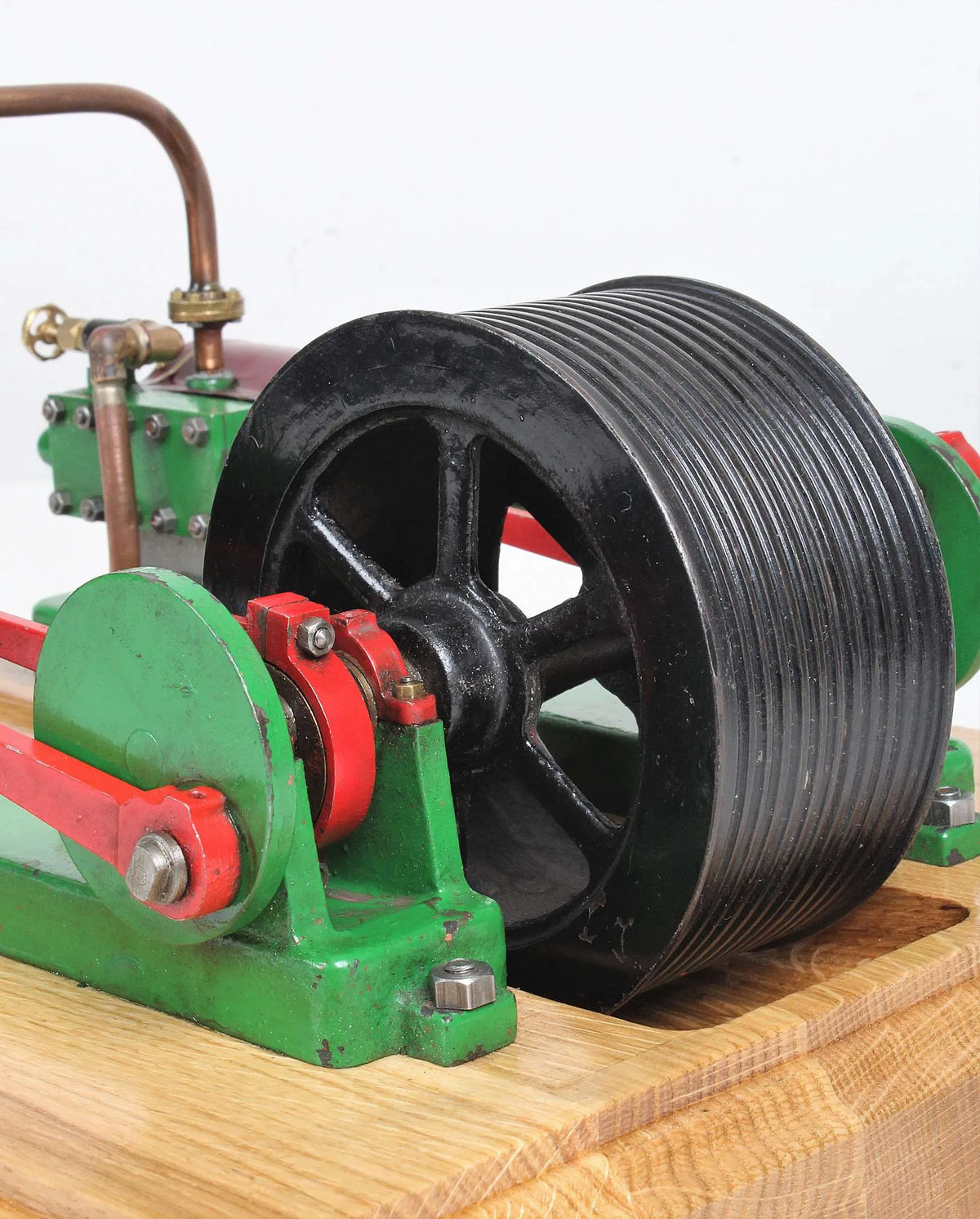 Small twin cylinder mill engine