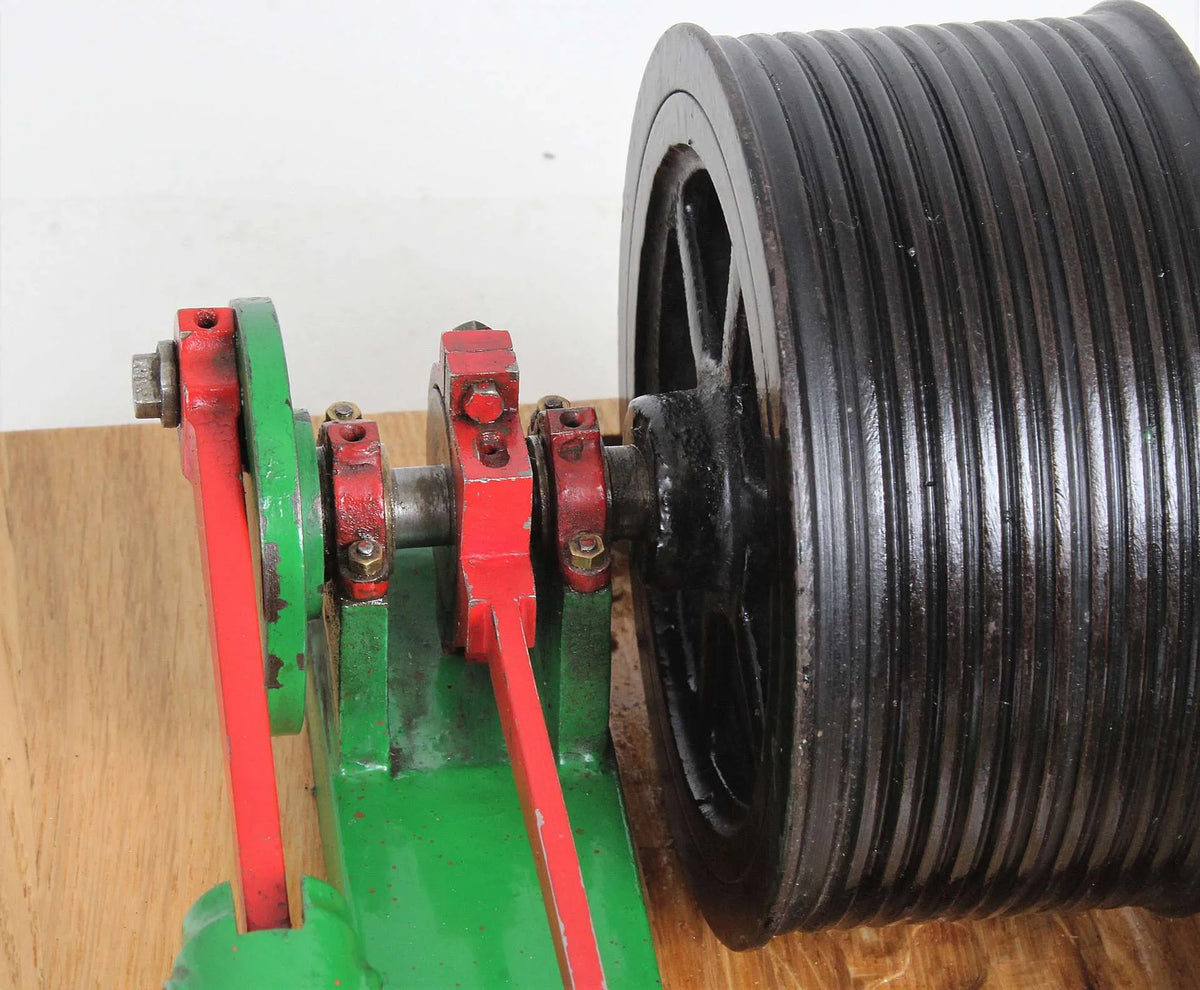 Small twin cylinder mill engine
