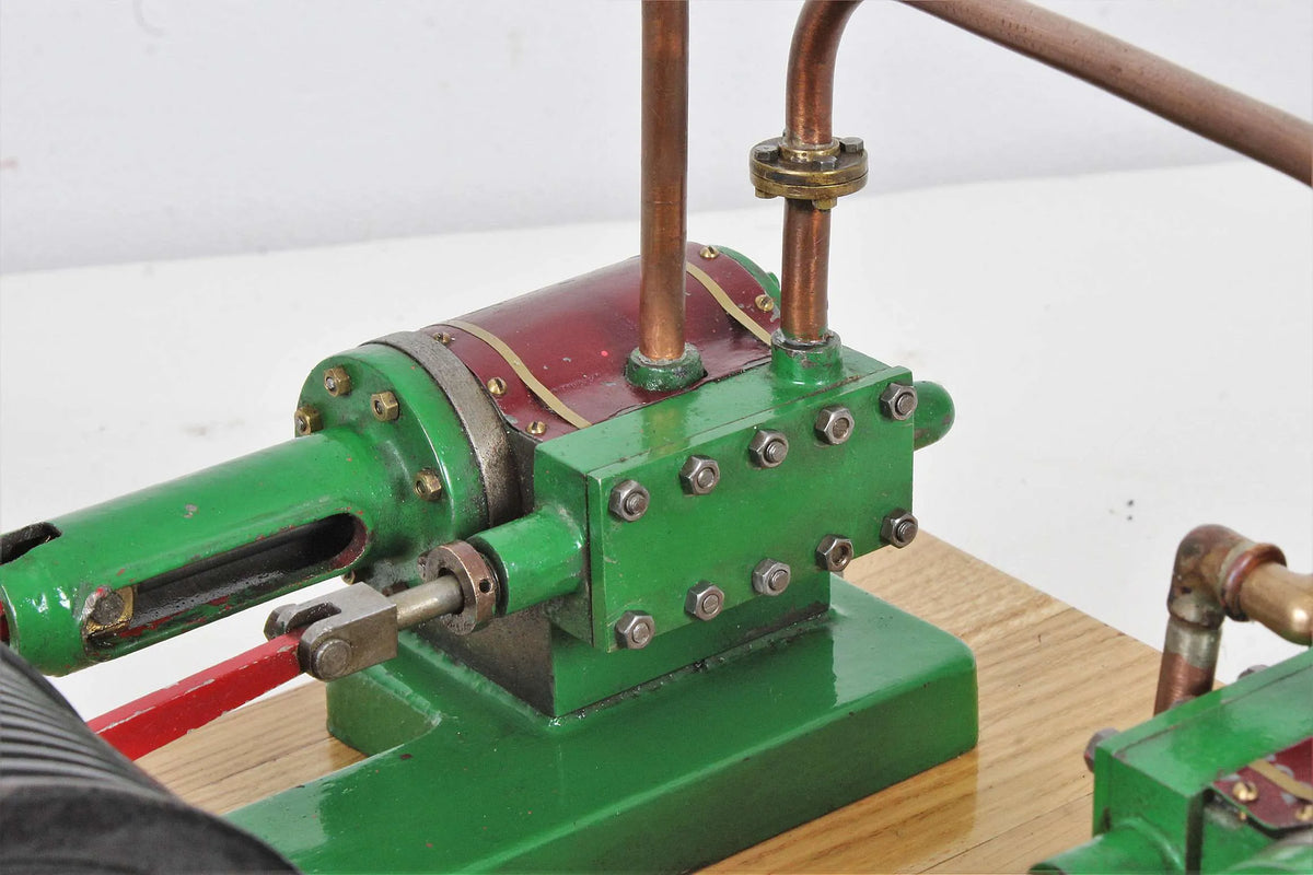 Small twin cylinder mill engine