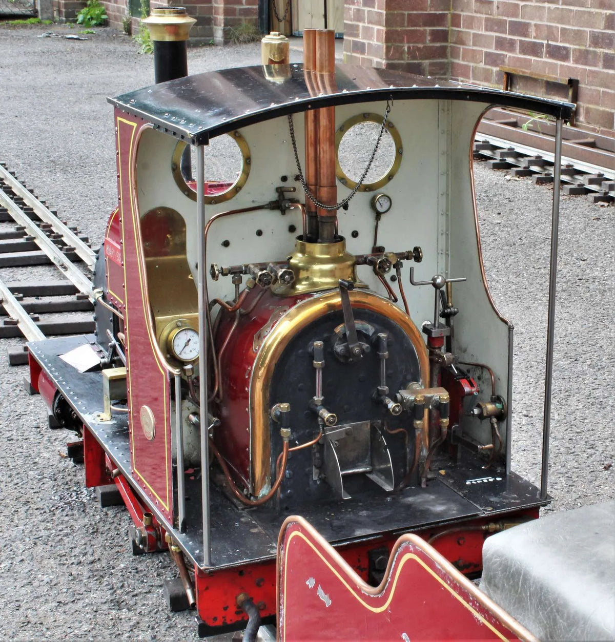7 1/4 inch gauge Hunslet 0-4-0ST