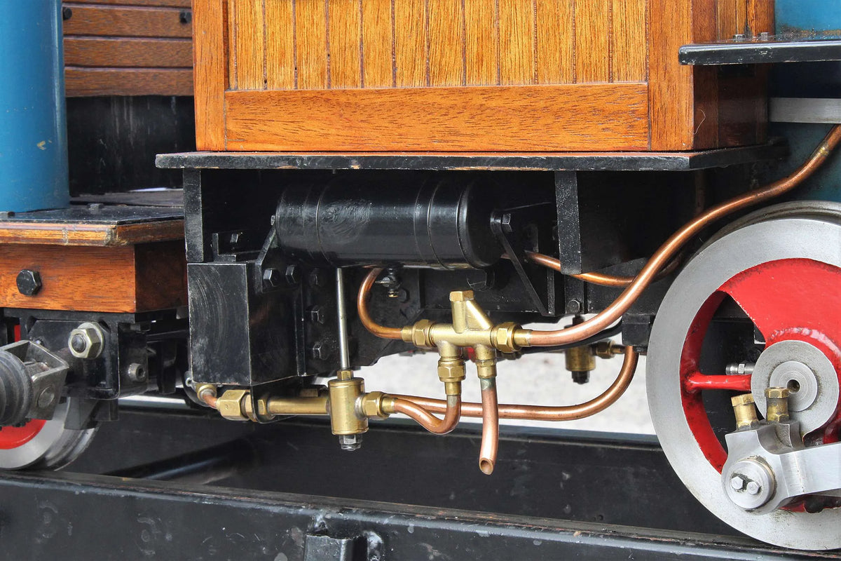 7 1/4 inch gauge "Marie Estelle" 0-4-0 + tender