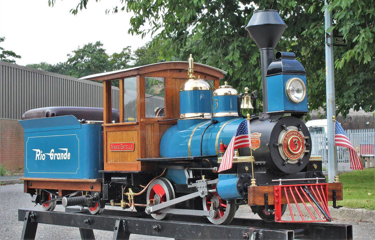 7 1/4 inch gauge "Marie Estelle" 0-4-0 + tender