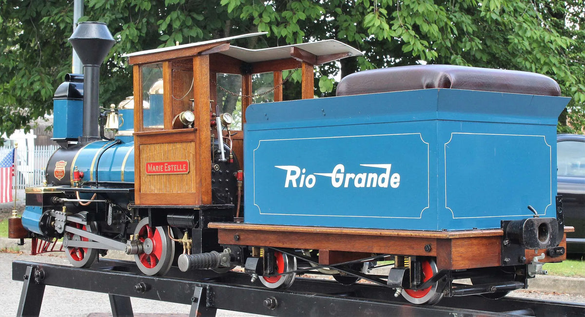 7 1/4 inch gauge "Marie Estelle" 0-4-0 + tender