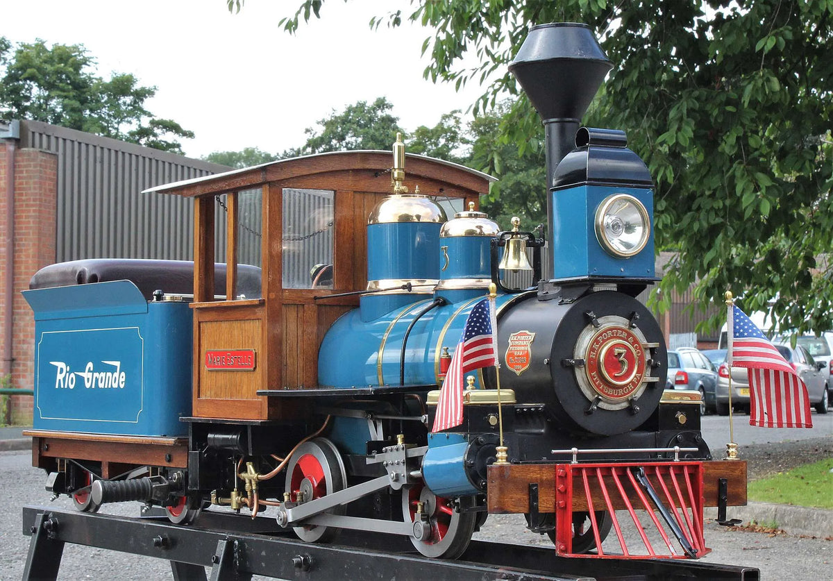 7 1/4 inch gauge "Marie Estelle" 0-4-0 + tender