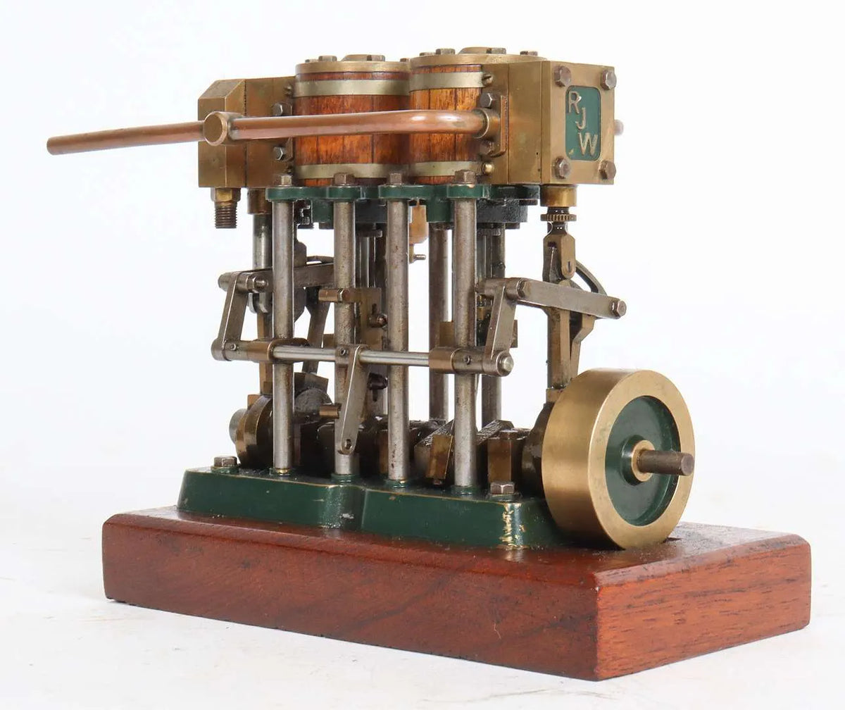 Twin cylinder vertical engine with Stephensons reversing gear